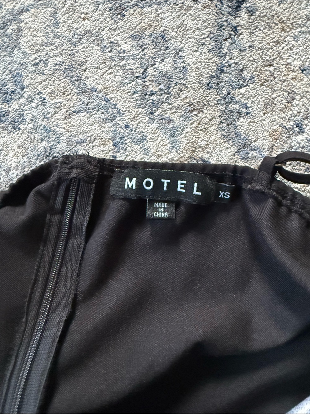 Motel Rocks Black Bow Top - Picture 3 of 3